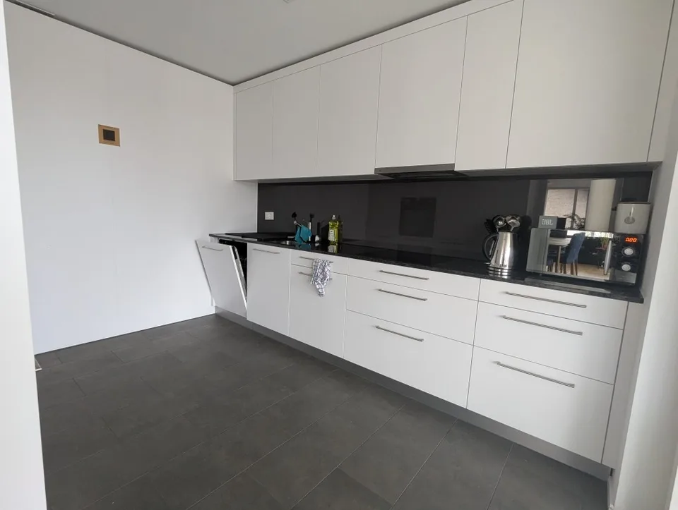 Ein top Zimmer in einer modernen Wohnung, 4 min vom Bhf Gersag