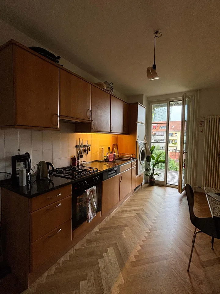 WG-Zimmer in großer Dachgeschosswohnung bis Ende Oktober