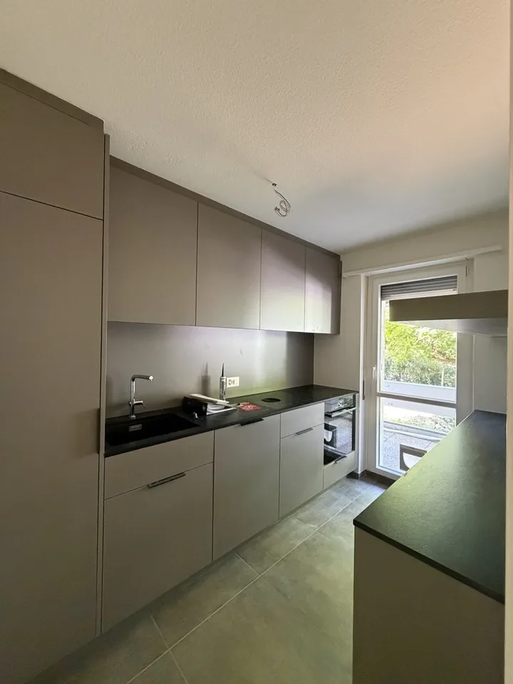 Appartamento di 4,5 locali con cucina a incasso nuova e moderna a Oberwil – foto 8 di 9