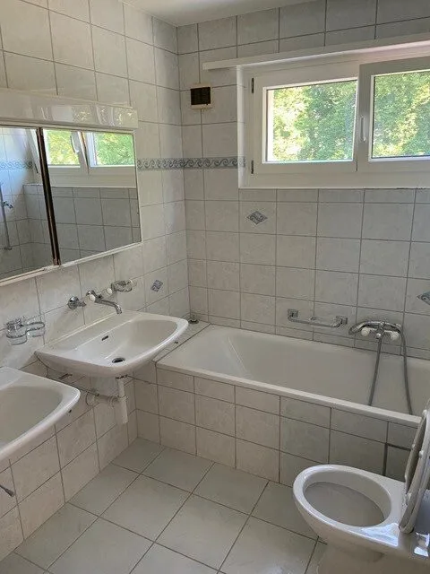 Appartamento di 4,5 locali con cucina a incasso nuova e moderna a Oberwil – foto 7 di 9