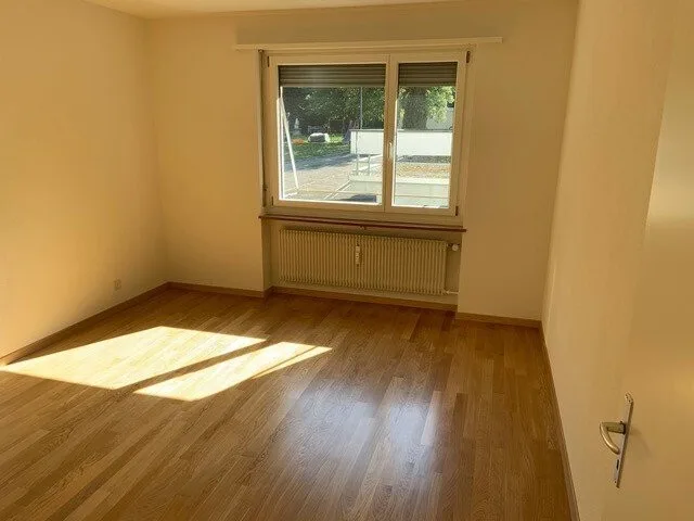 Appartamento di 4,5 locali con cucina a incasso nuova e moderna a Oberwil – foto 6 di 9