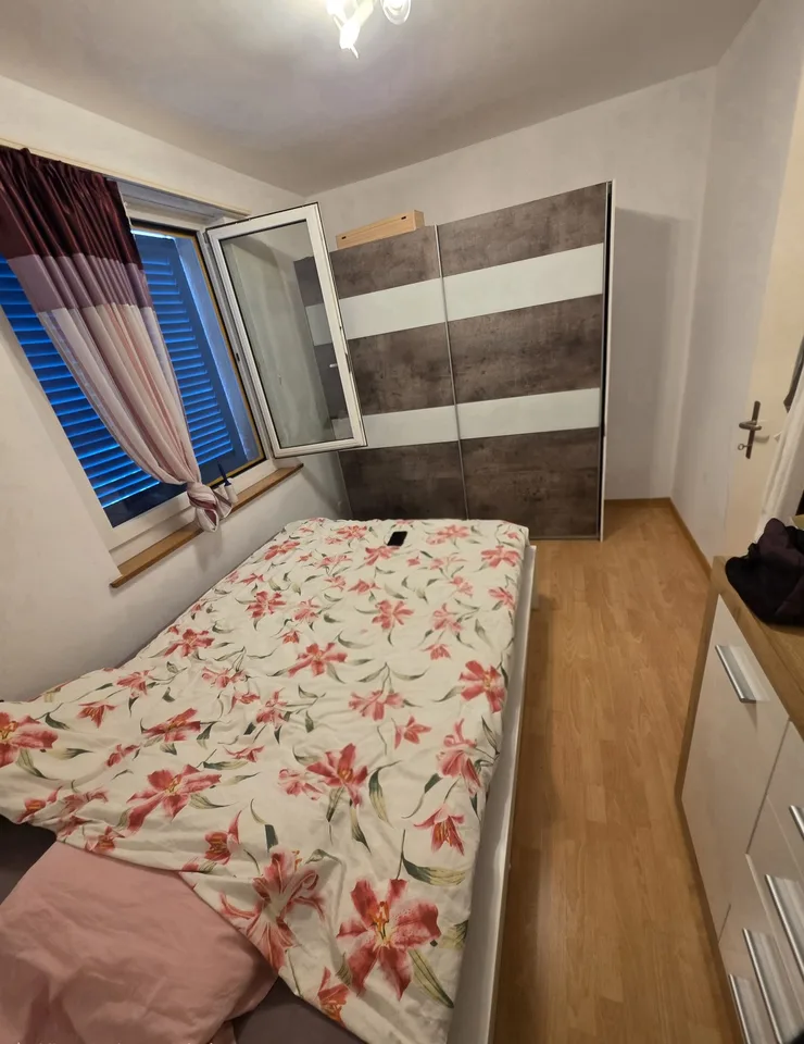 Familienfreundliche 5.5-Zimmer-Wohnung mit Balkon und Spielplatz