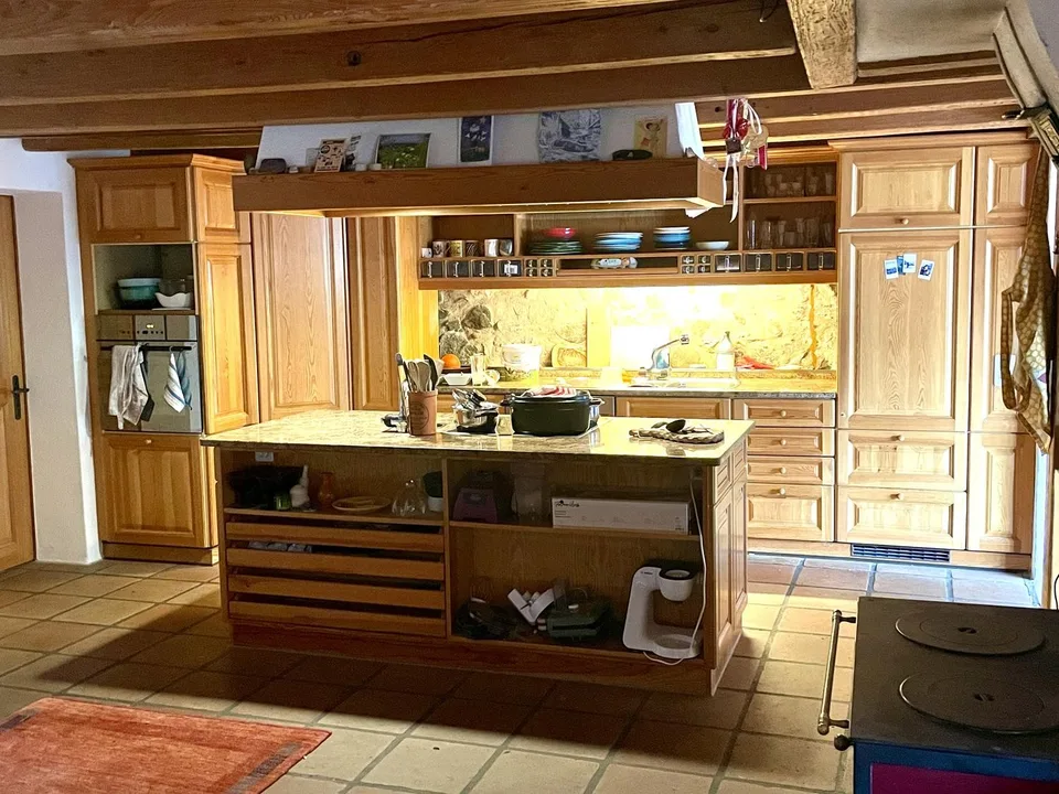 Möblierte 1,5 Zimmer in grosszügiger Wohnung mit grossem Garten in Volketswil zu vermieten (befristet)
