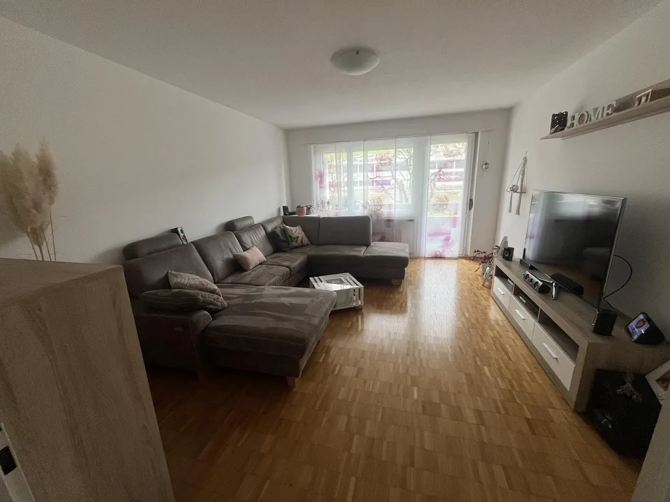 Helle 3.5 Zimmer Wohnung mit Balkon an attraktiver Lage