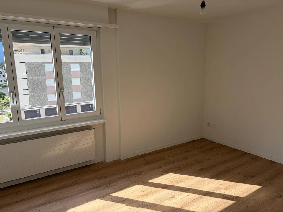 Renovierte 4 Zimmer Wohnung in Schattdorf