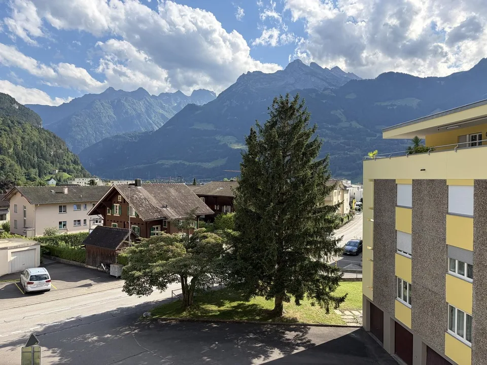 Renovierte 4 Zimmer Wohnung in Schattdorf