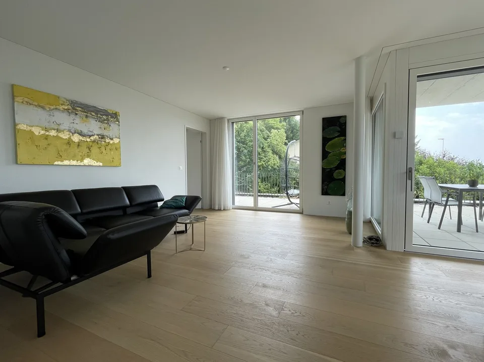 Traumhafte 3.5-Zimmer Terrassenwohnung (möbliert, befristet für 6 Monate)