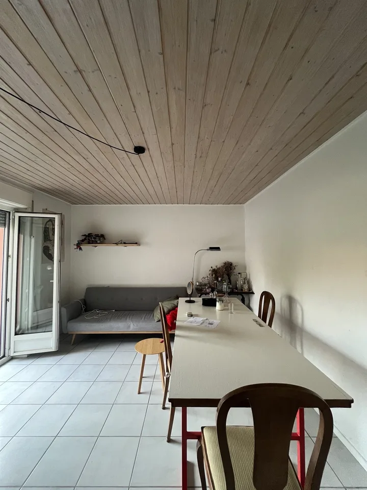 Bright room in a 3.5-room shared apartment in Zurich (Kreis 4)