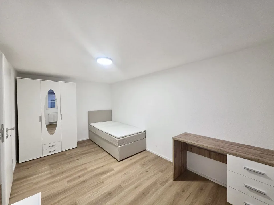 Erstvermietung nach Totalsanierung: möblierte WG-Zimmer
