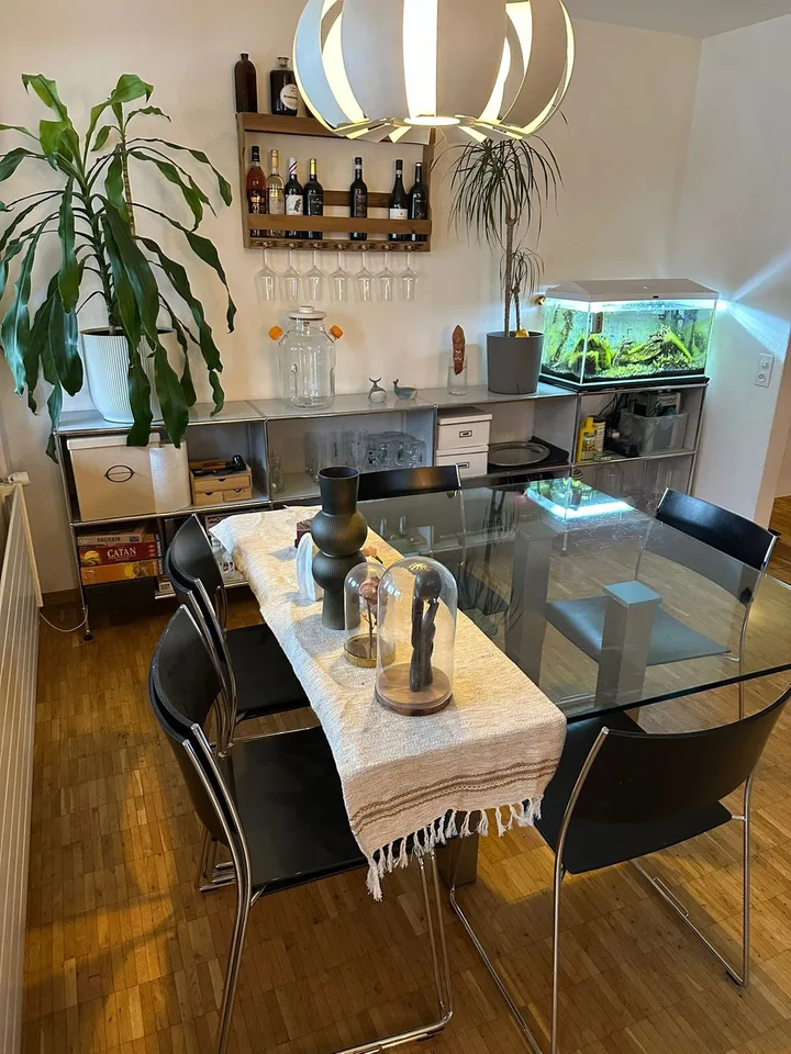 Möbeliertes WG-Zimmer in 4½-Zimmer-Wohnung in Kloten