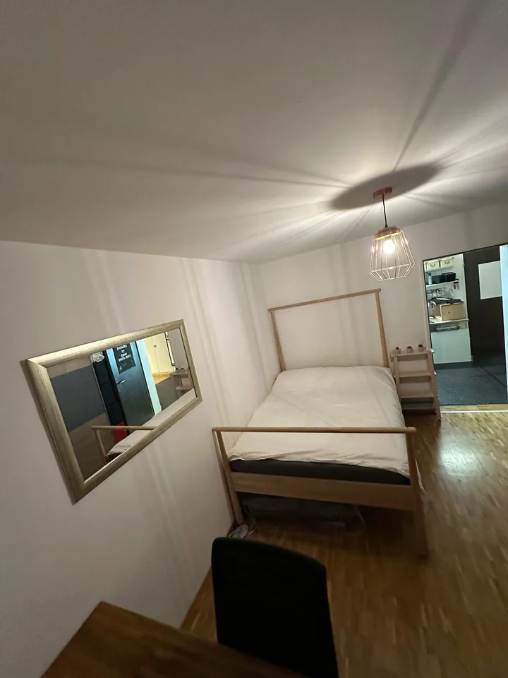 Möbeliertes WG-Zimmer in 4½-Zimmer-Wohnung in Kloten