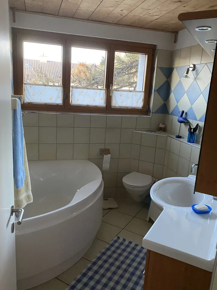 Möblierte 4½-Zimmer-Maisonette für 3 Studierende – Semestermiete in Zürich-Witikon