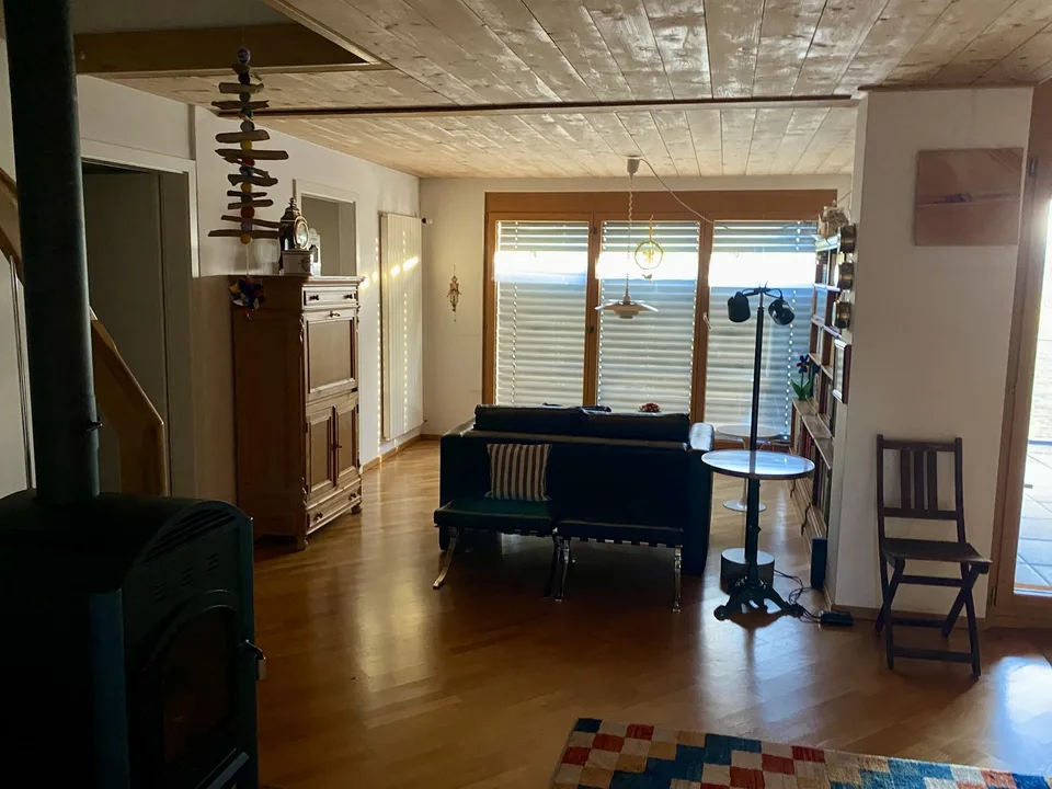Möblierte 4½-Zimmer-Maisonette für 3 Studierende – Semestermiete in Zürich-Witikon
