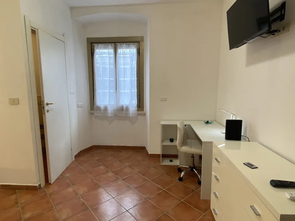 Bright and spacious for either working professionals or student in 8006 Zurich