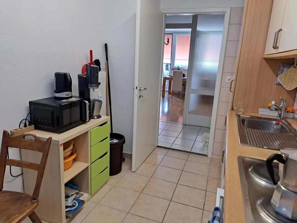 Möbliertes Zimmer in ruhiger 4-Zimmer-Wohnung, Arlesheim – 6 Min. zum Bahnhof Dornach-Arlesheim