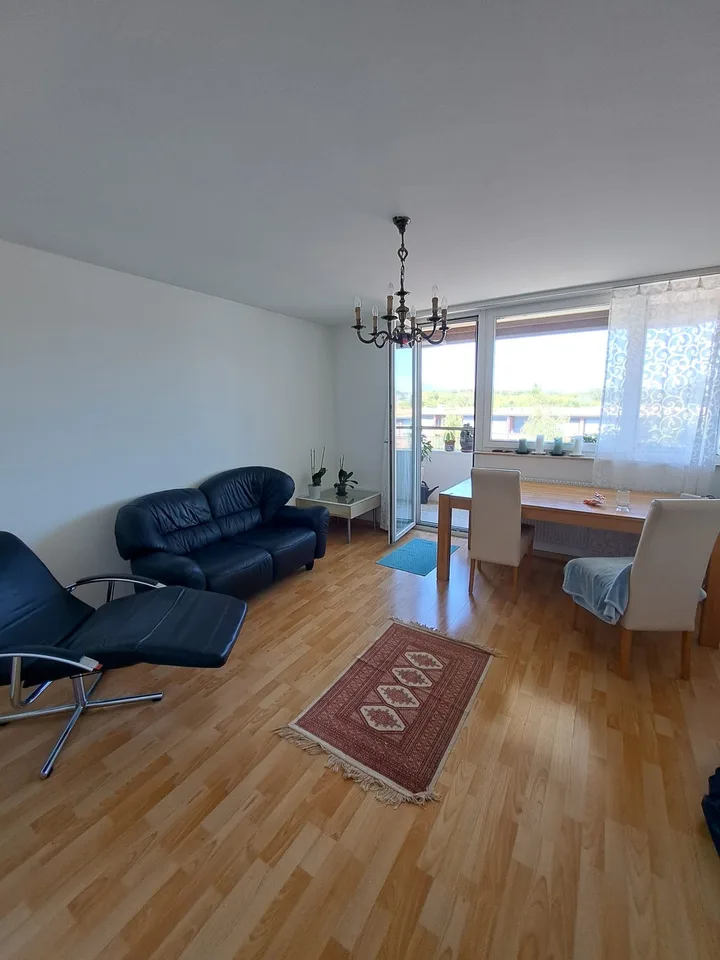 Möbliertes Zimmer in ruhiger 4-Zimmer-Wohnung, Arlesheim – 6 Min. zum Bahnhof Dornach-Arlesheim