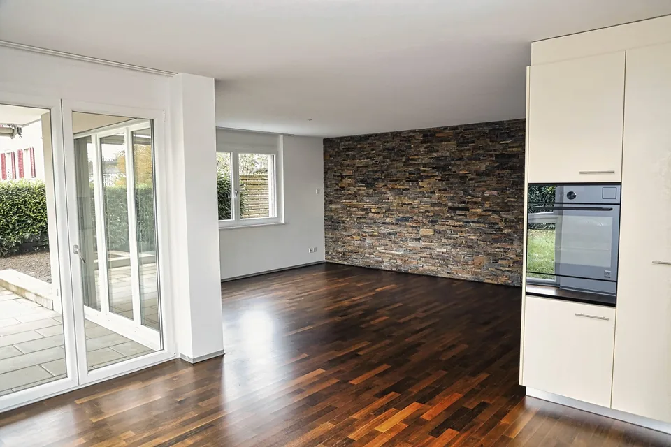 Wir suchen einen neuen Mieter! / We are looking for a new tenant!