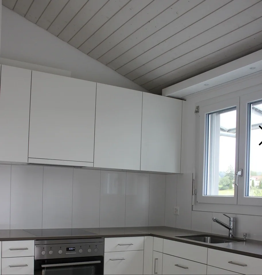 Hier sind einige attraktive Titel für dein Inserat: 1. Moderne 3.5-Zimmer-Maisonette  Möbliert  Haustiere erlaubt 2. Traumhafte 3.5-Zimmer-Maisonette mit Balkon in Berikon 3. Helle 3.5-Zimmer-Maisonette | Möbliert | 2 Schlafzimmer 4. Exklusive 3.5-Zimmer-