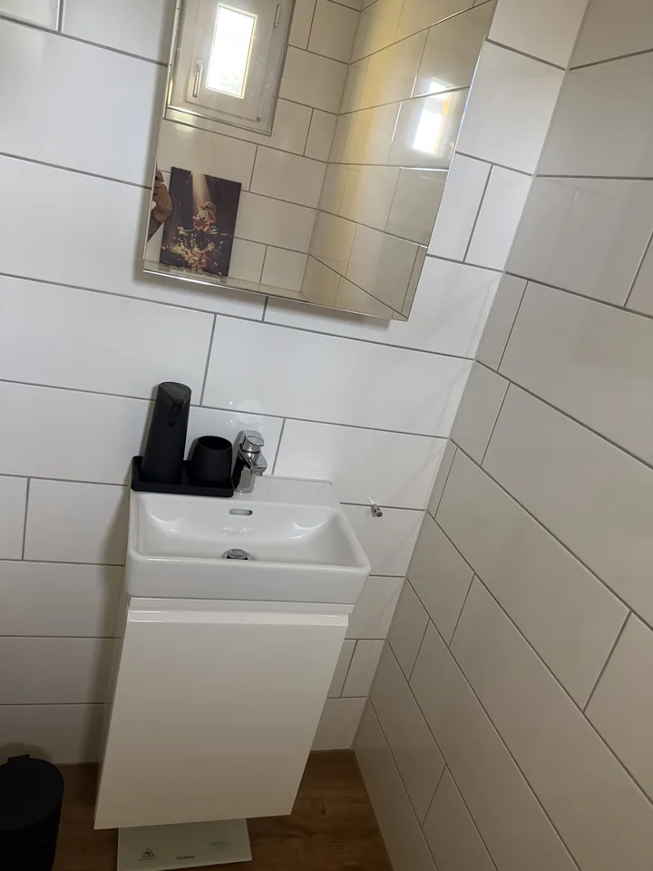 Moderne 3.5-Zimmer-Maisonette in Berikon | Komplett möbliert | Haustiere erlaubt