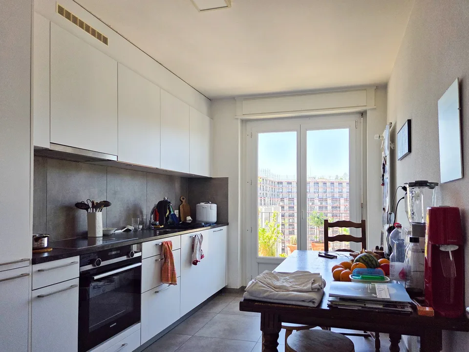 Sous-location (mi-octobre 2026 à décembre 2027) - Appartement 3 pièces meublé – Fribourg / Pérolles
