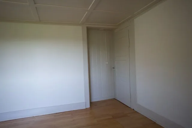 Helles WG-Zimmer im frisch renovierten Bauernhaus in Schwerzenbach "Villa Kunterbunt 2.0"