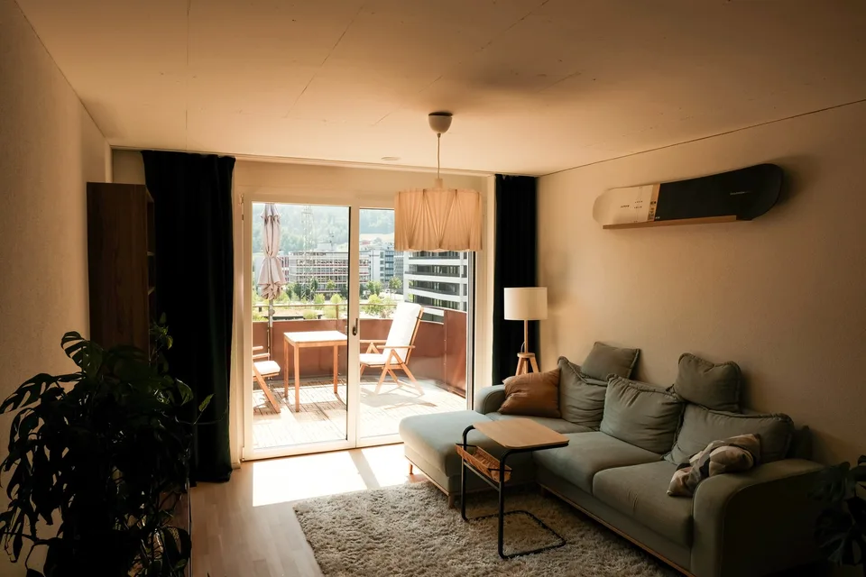 Helle 2.5-Zimmer-Neubauwohnung mit Weitsicht nahe Stettbach