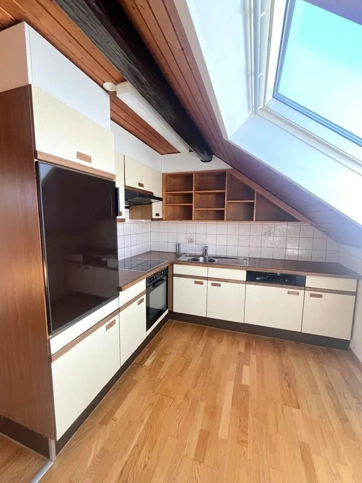 Charmante, preiswerte Dachwohnung