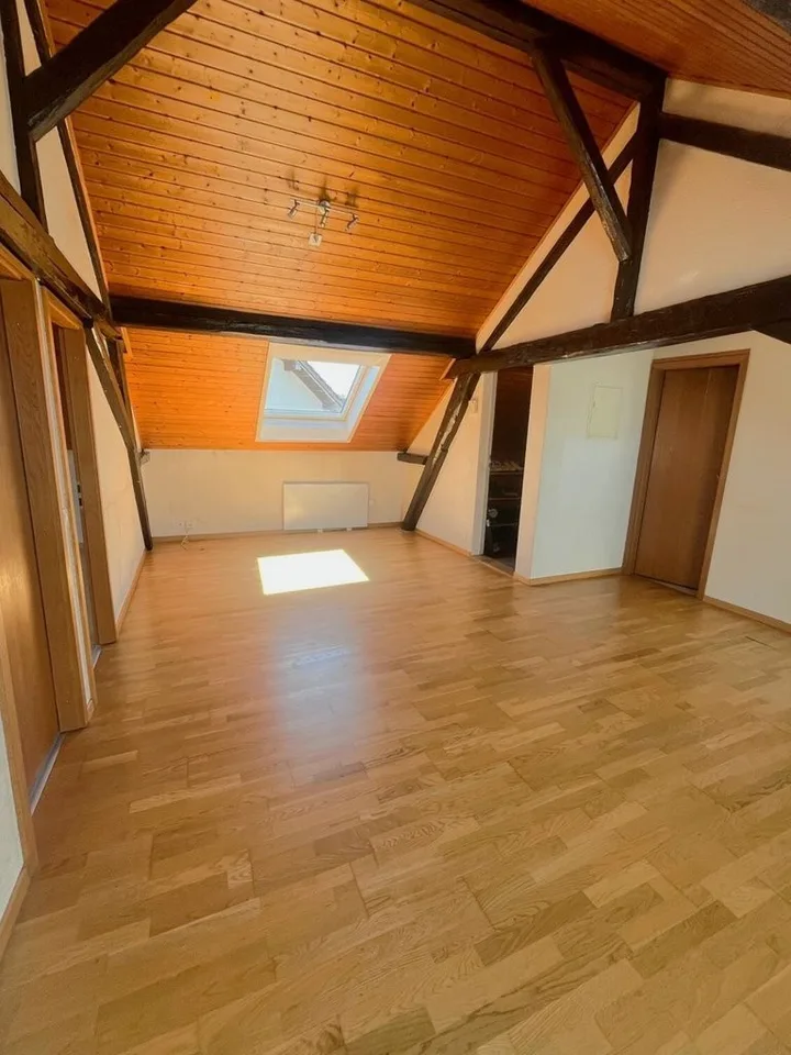 Charmante, preiswerte Dachwohnung