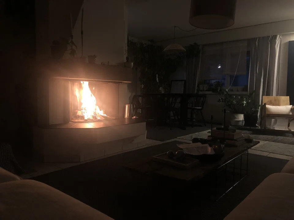 Sehr Grosse, helle und schöne Wohnung - zentral