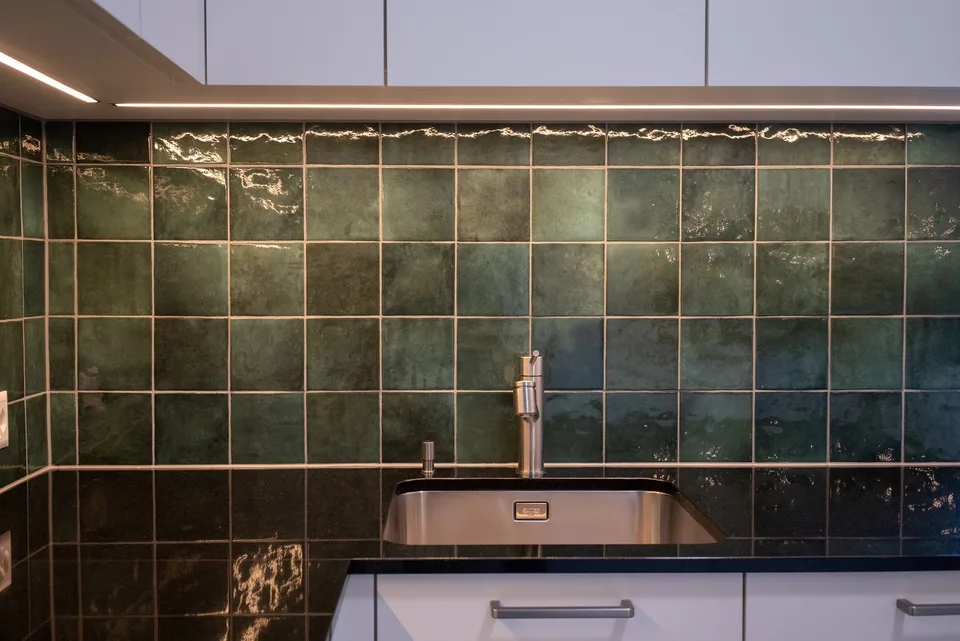 Frisch renovierter Altbau: 3-Zimmer-Hochparterre-Wohnung