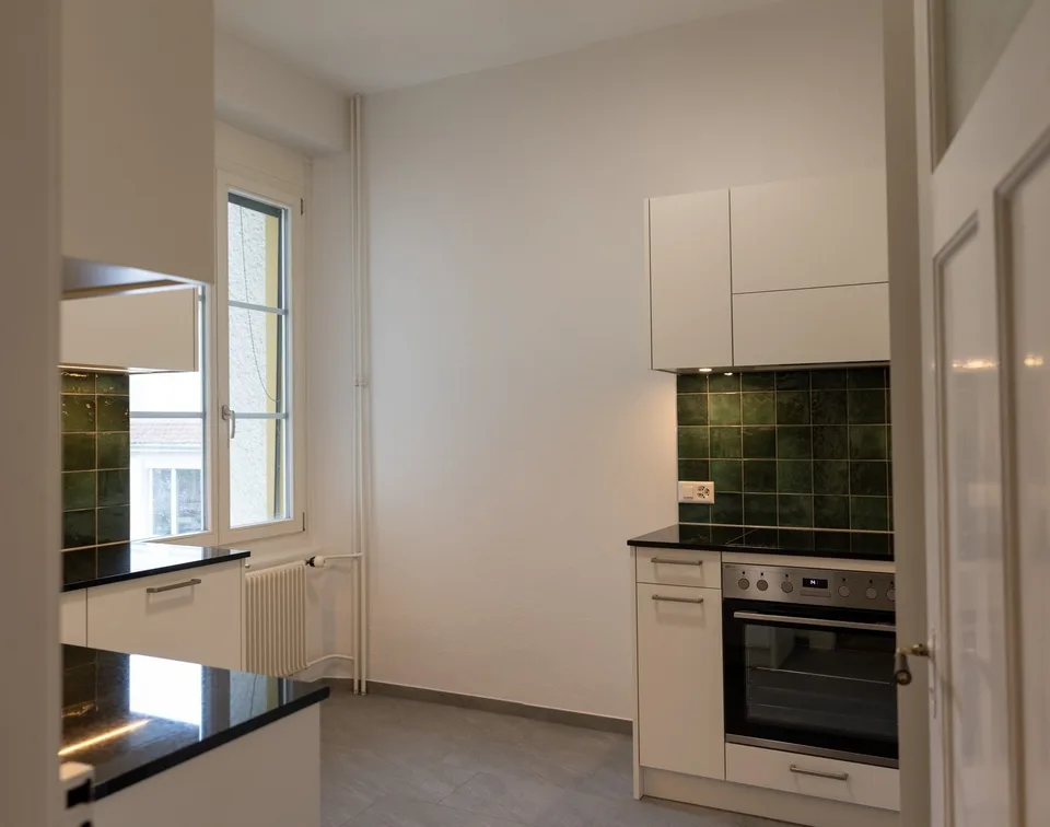 Frisch renovierter Altbau: 3-Zimmer-Hochparterre-Wohnung