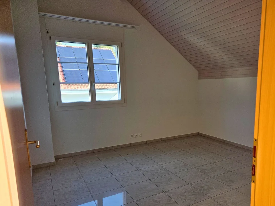 2 Zimmer zur Untermiete in modernem Haus mit Garten & Kamin