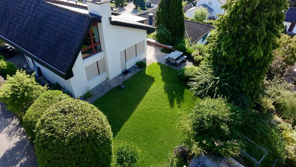 Freistehendes 4.5-Zimmer Einfamilienhaus mit grossem Garten