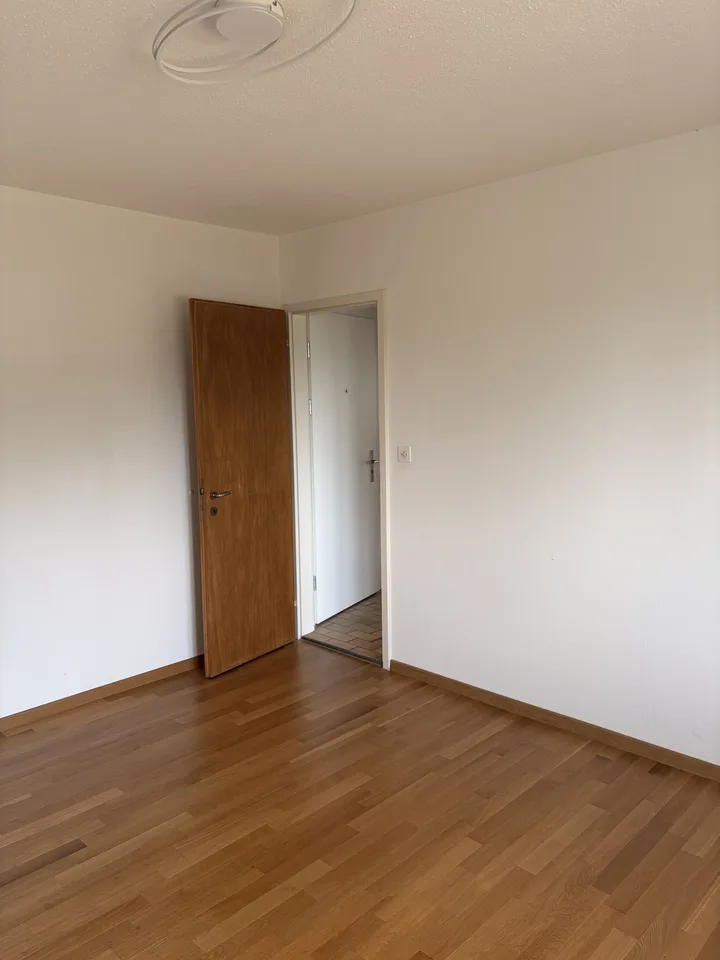 Sonnige 3-Zimmerwohnung mit Balkon – befristet ab sofort