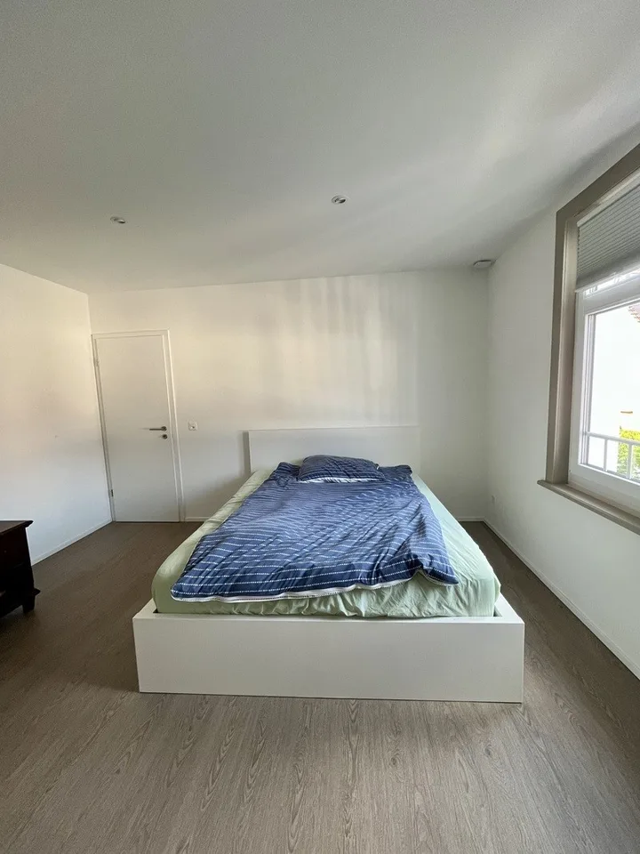 WG-Zimmer in 5-Zimmer-Einfamilienhaus