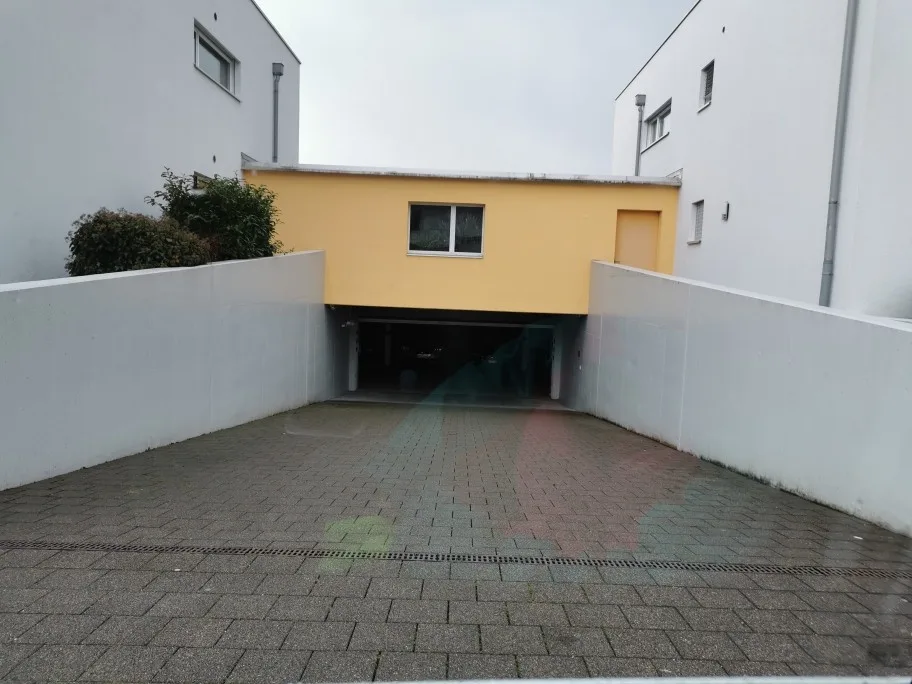 Breites Parkplatzt in der Nähe von Aarau
