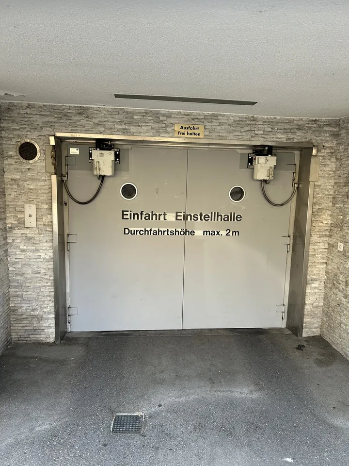 Parkplatz in Tiefgarage U2