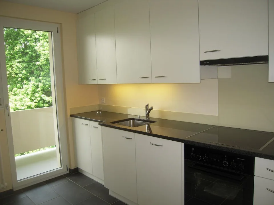 Grosse, helle 3.0-Zimmer-Wohnung in Allschwil