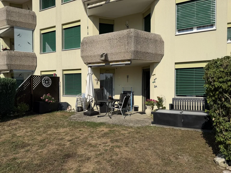 3.5-Zimmer-Wohnung mit Garten-/Sitzplatz