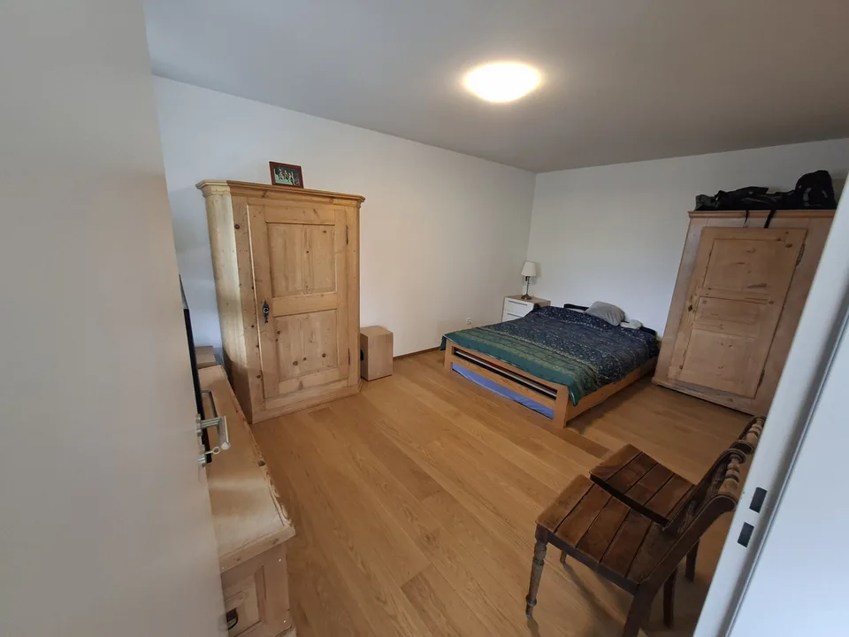 Moderne 3.5er mit toller Aussicht über Ilanz, 6.OG mit Lift und Balkon