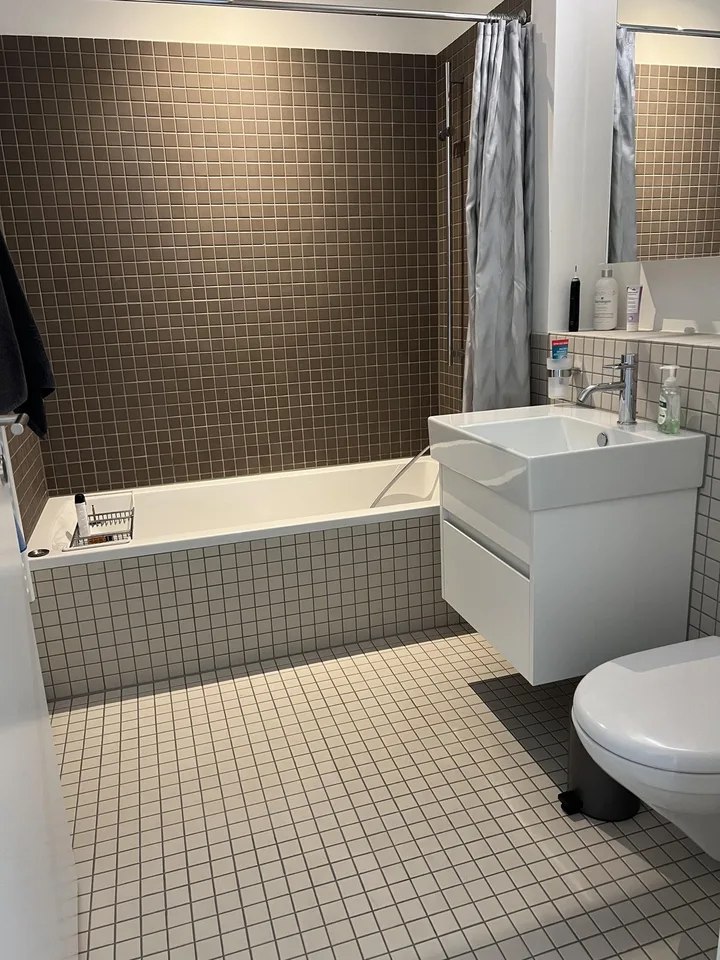 Möbliertes Zimmer in moderner 3-Zimmer-Wohnung im Zollikerberg