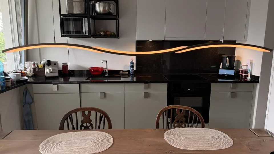 Möbliertes Zimmer in moderner 3-Zimmer-Wohnung im Zollikerberg