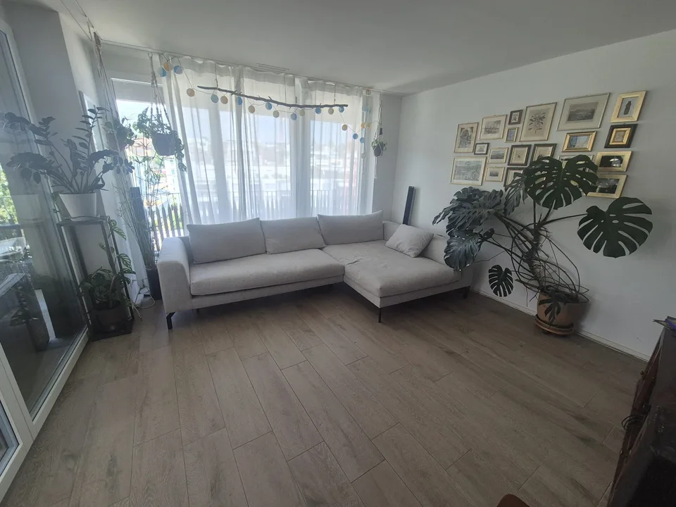 Helle 3.5-Zimmer-Wohnung mit Balkon und Aussicht in Wallisellen