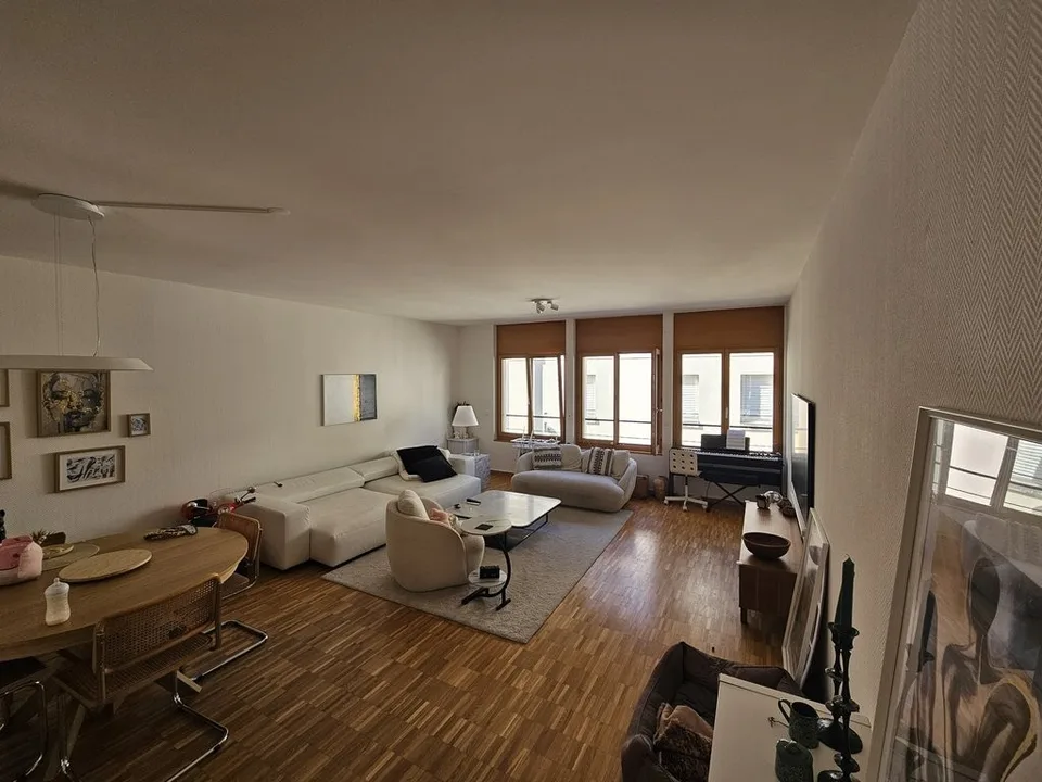 Bel appartement avec de beaux volumes.