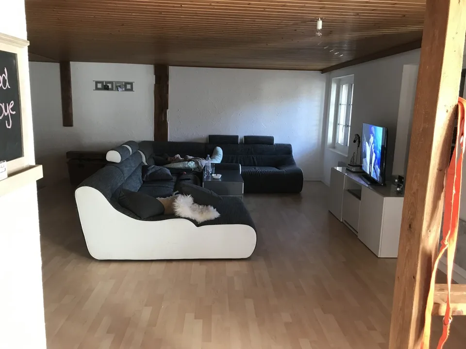 Schöne ruhige Wohnung in kleinem Mehrfamilienhaus