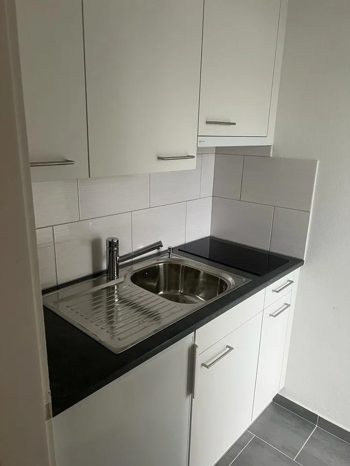 Zentrale und renovierte 1.0 Zimmerwohnung in Lyss