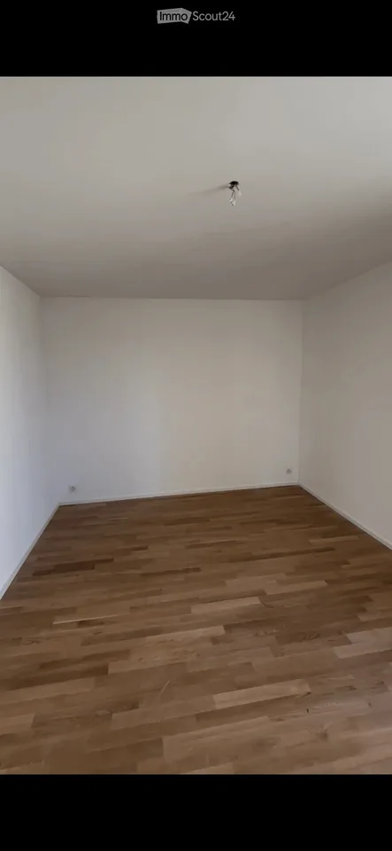 Moderne 3.5-Zimmer-Neubauwohnung mit Balkon in Männedorf