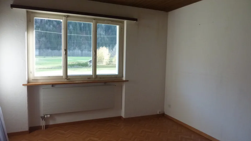 Grosses Haus mit drei Wohnungen zu vermieten an sehr ruhiger Lage