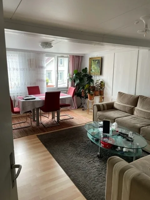Charmante 3.5-Zimmer-Altbauwohnung im Herzen von Herisau