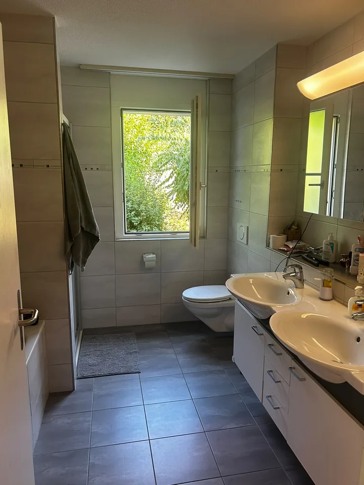 Helle grosszügige 4.5-Zimmer-Wohnung